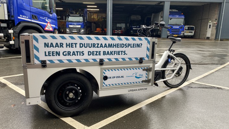 Elektrische bakfiets die u kunt lenen bij het duurzaamheidsplein.